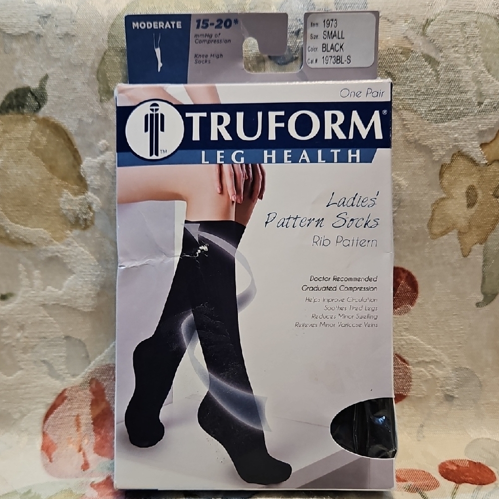 TRUFORM Ladies' Pattern Socks | Rib Pattern | 15-20 mmHg moderate compress | NEW